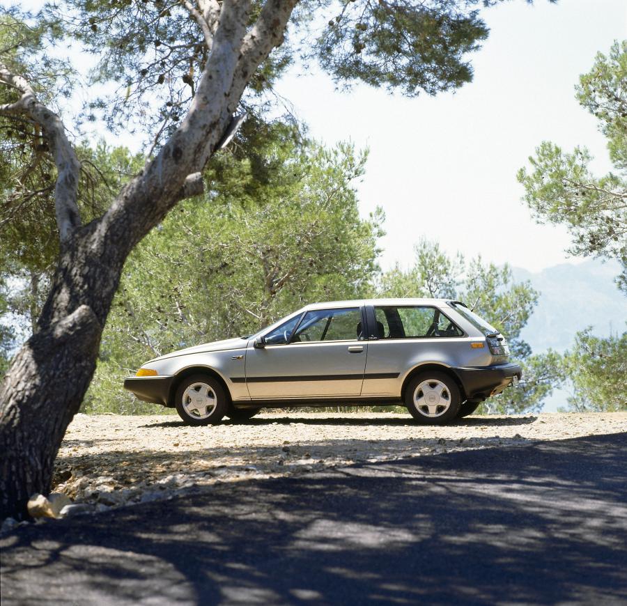  Volvo 480 ES 1990 года  (фото 2 из 2)